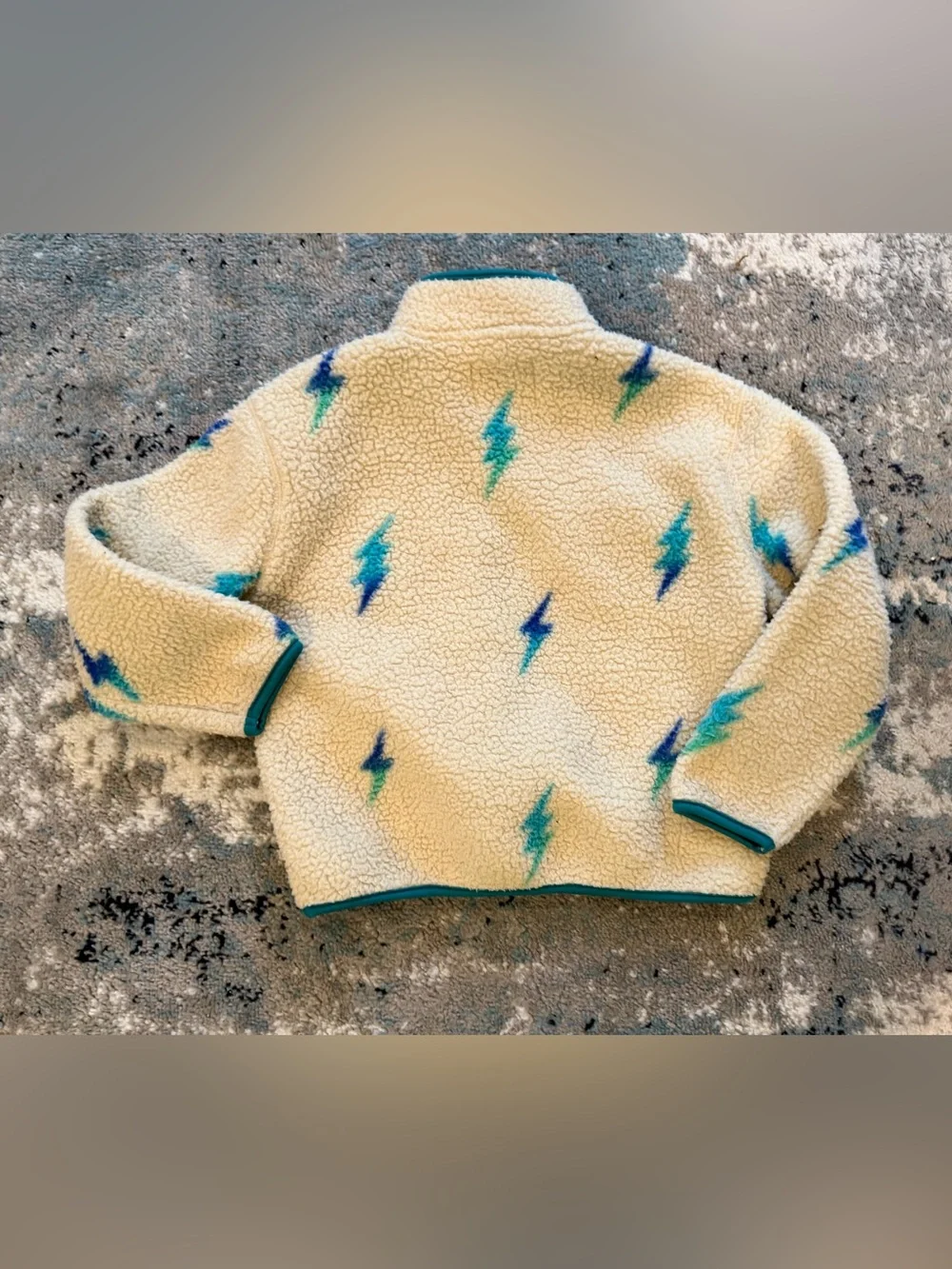 Kids Old Navy Cream Sherpa Jacket with Blue Lightning Bolts - S(6/7)